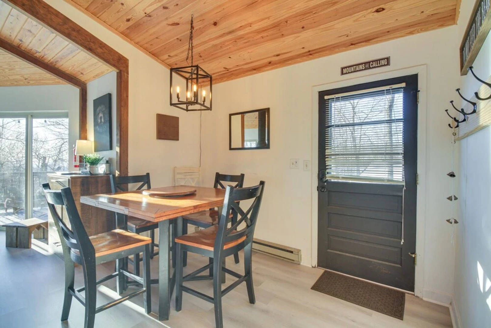 Rustic Getaway With Fireplace - Walk to Slopes!