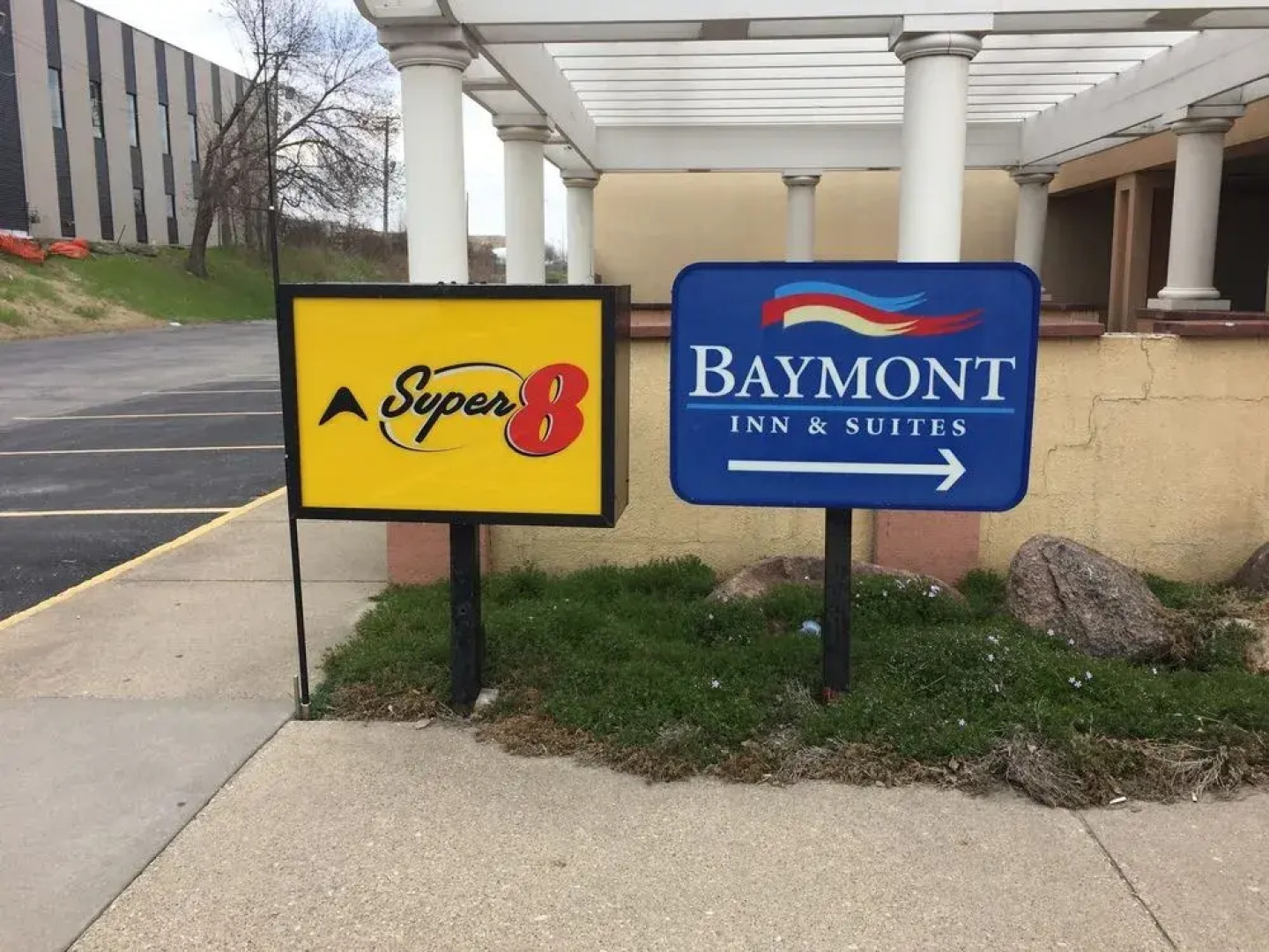 Super 8 by Wyndham Des Moines