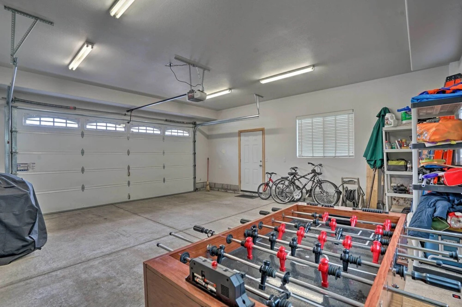 9 Mi to Heavenly Mountain: South Lake Tahoe Home!