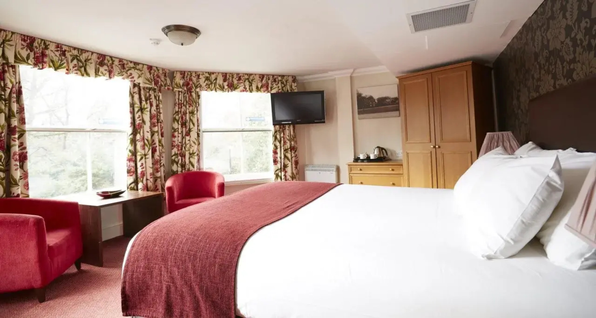 The Wheatsheaf Hotel by Good Night Inns