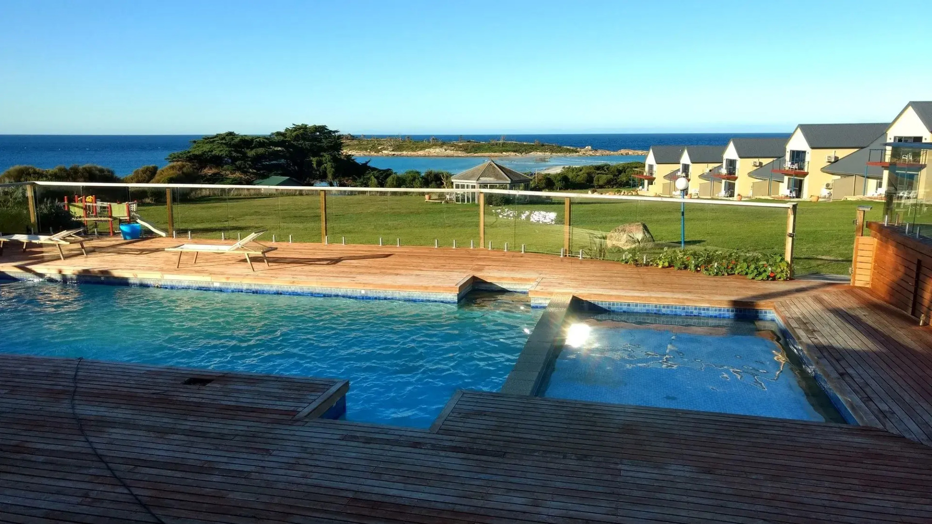 Diamond Island Resort & Penguin viewing