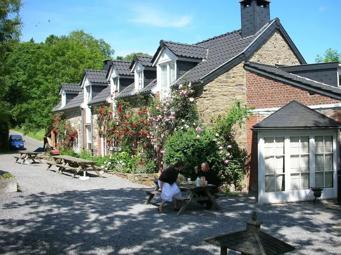 Romantic Cottage in Ferrières With Barbecue