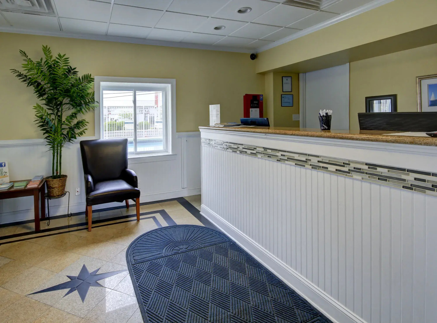 Coastal Palms Inn & Suites