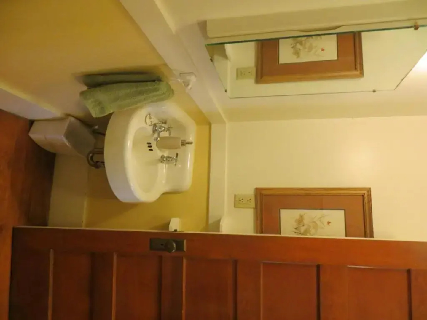 Tahoma Meadows B&B Cottages