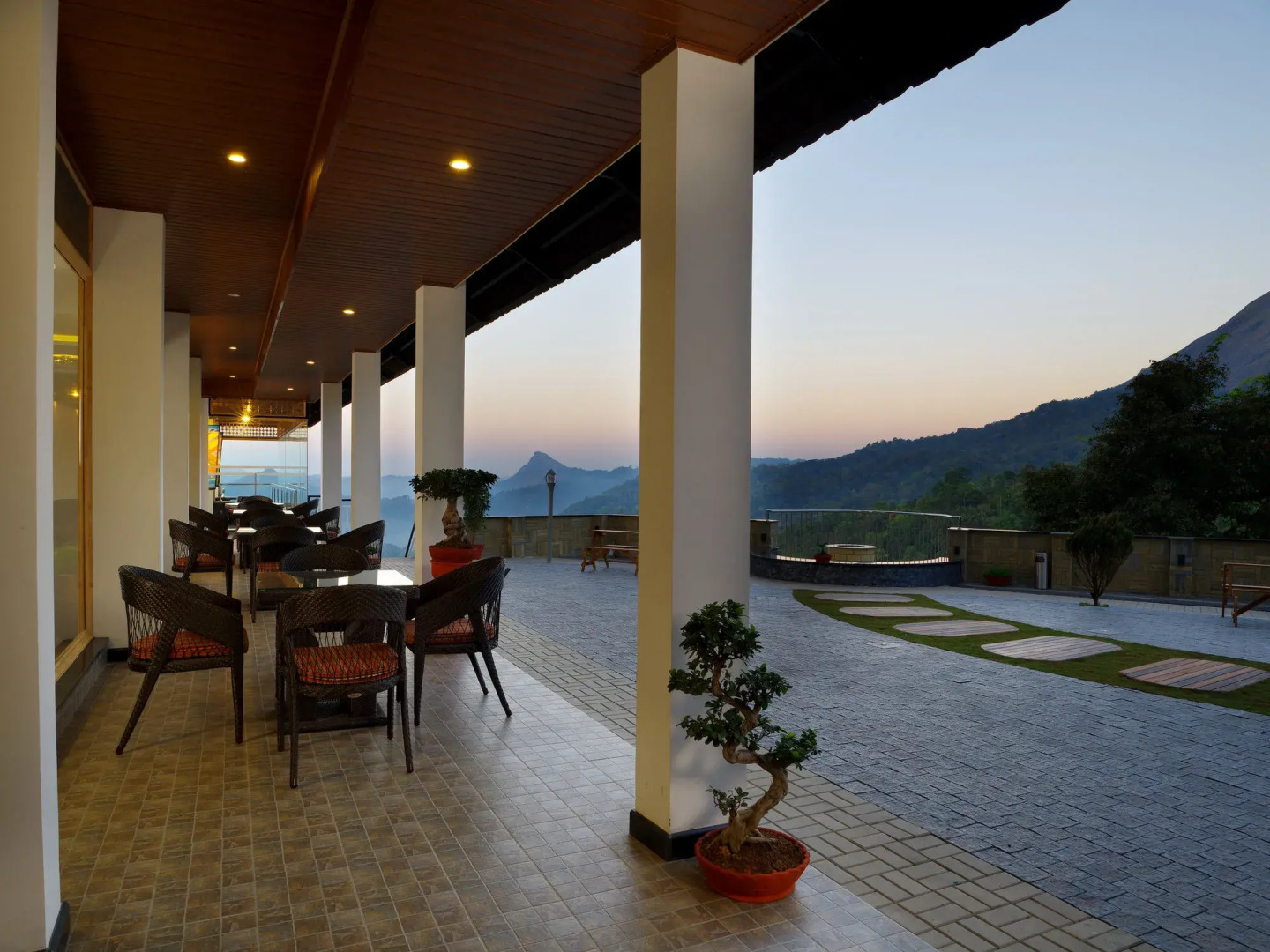 The Panoramic Getaway