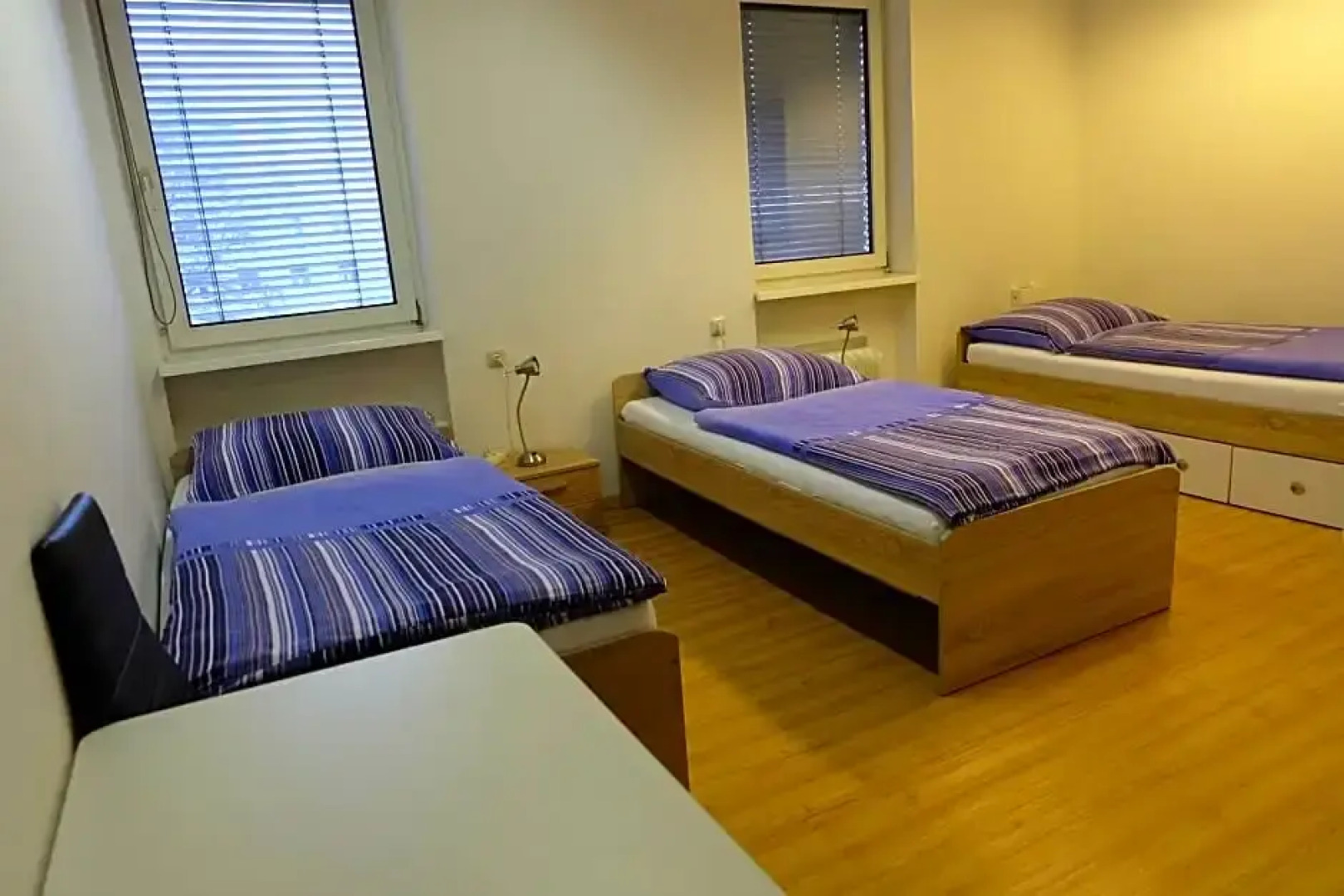 Montagehotel Bed  Steel