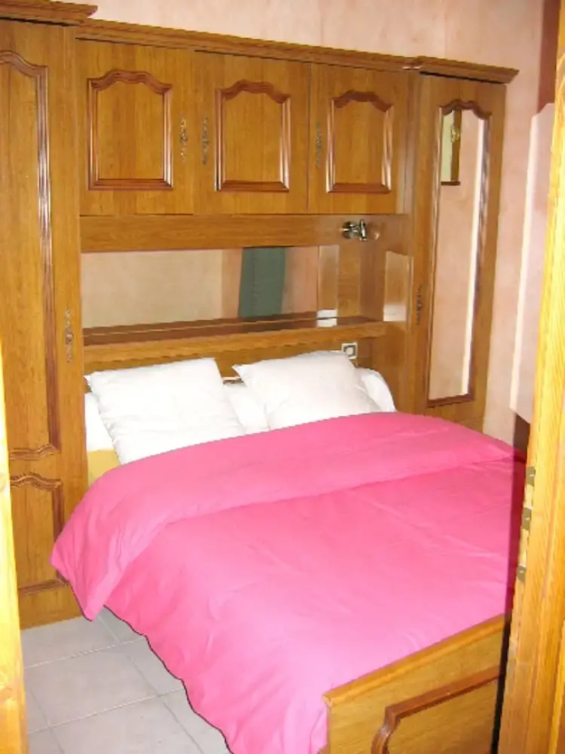 House With 2 Bedrooms in Anneyron, With Enclosed Garden and Wifi