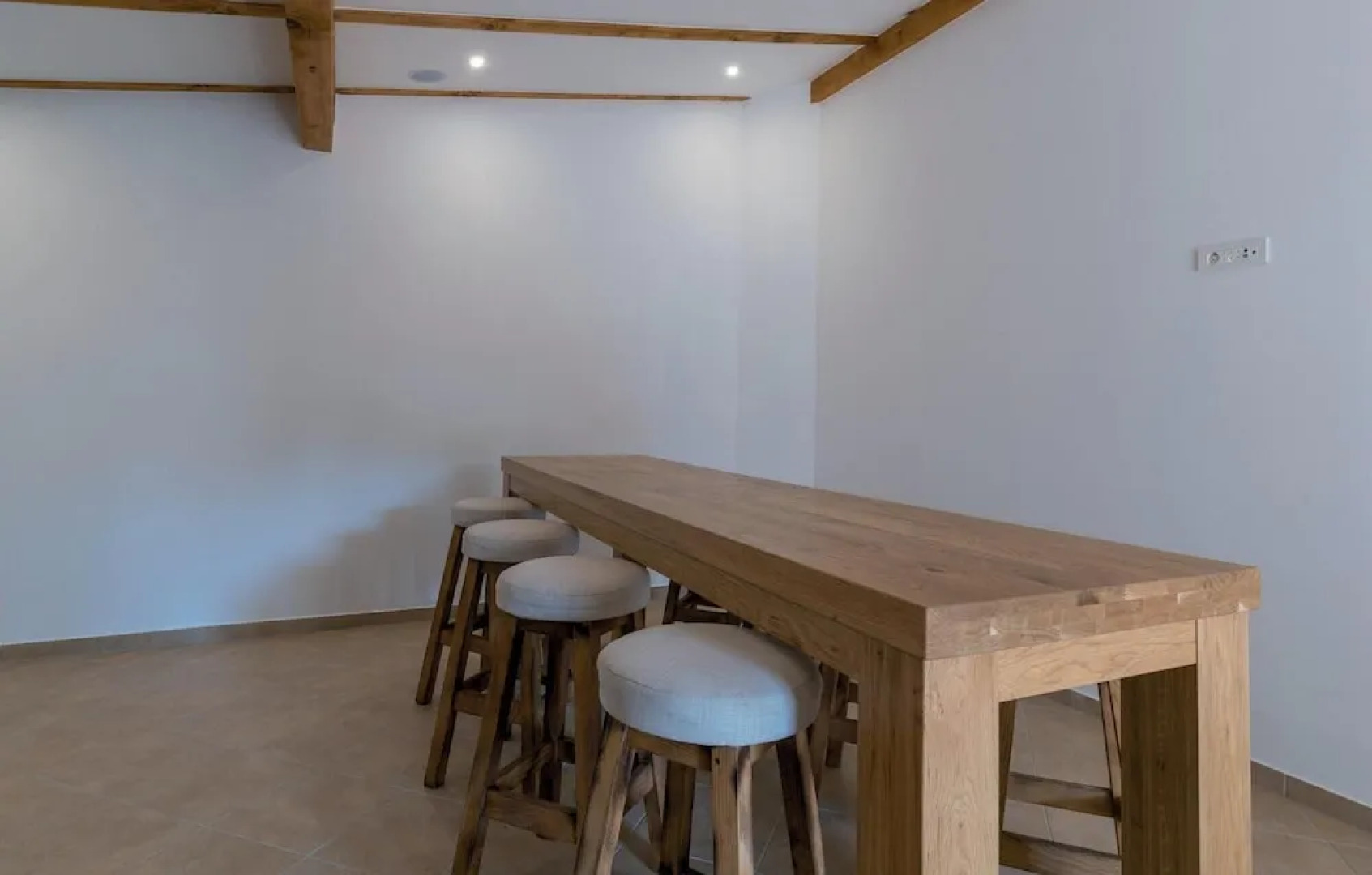 Stunning Home in Repusnica With 5 Bedrooms, Wifi and Outdoor Swimming Pool