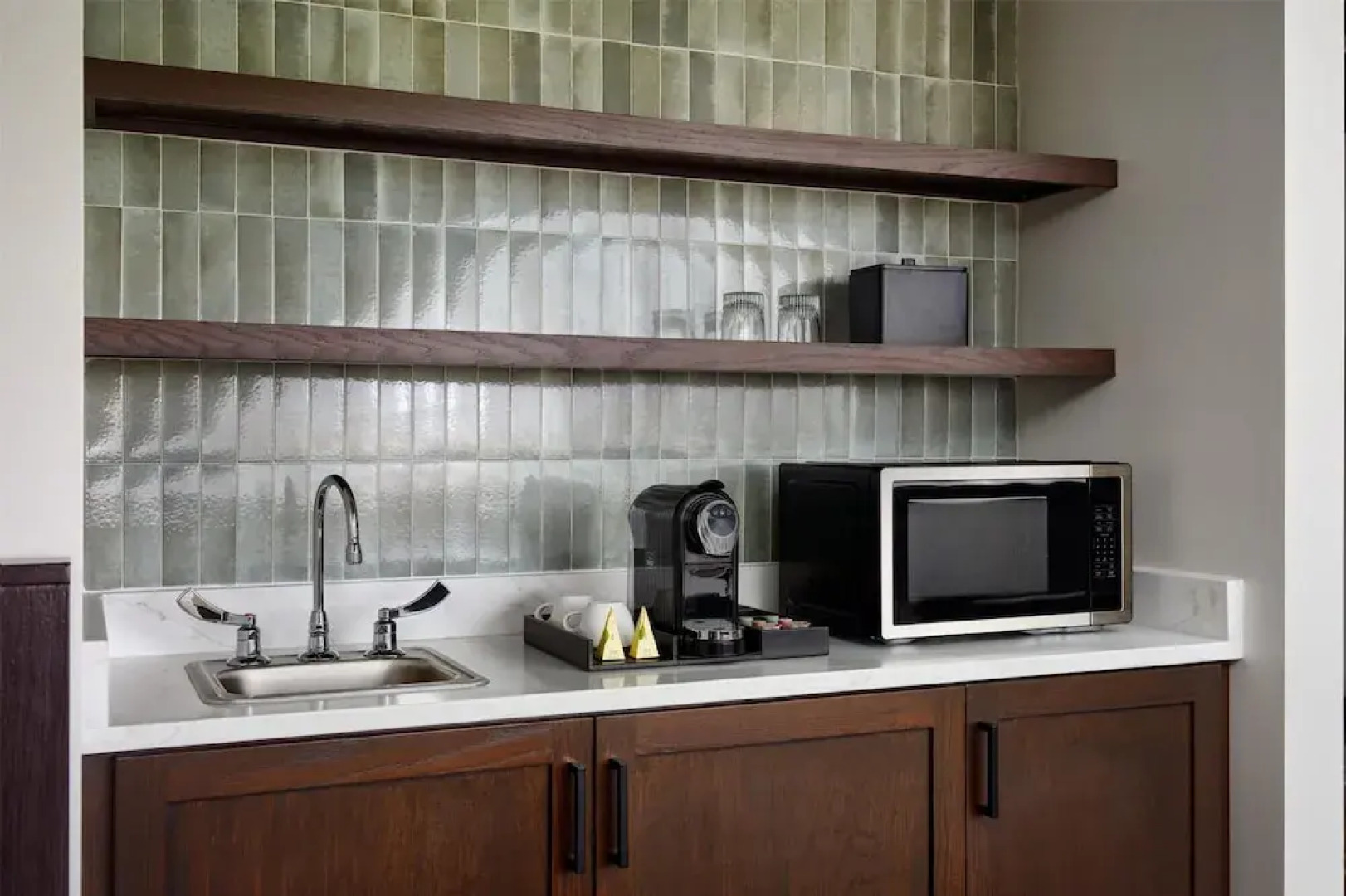 Tryon Riverfront Inn New Bern, Tapestry