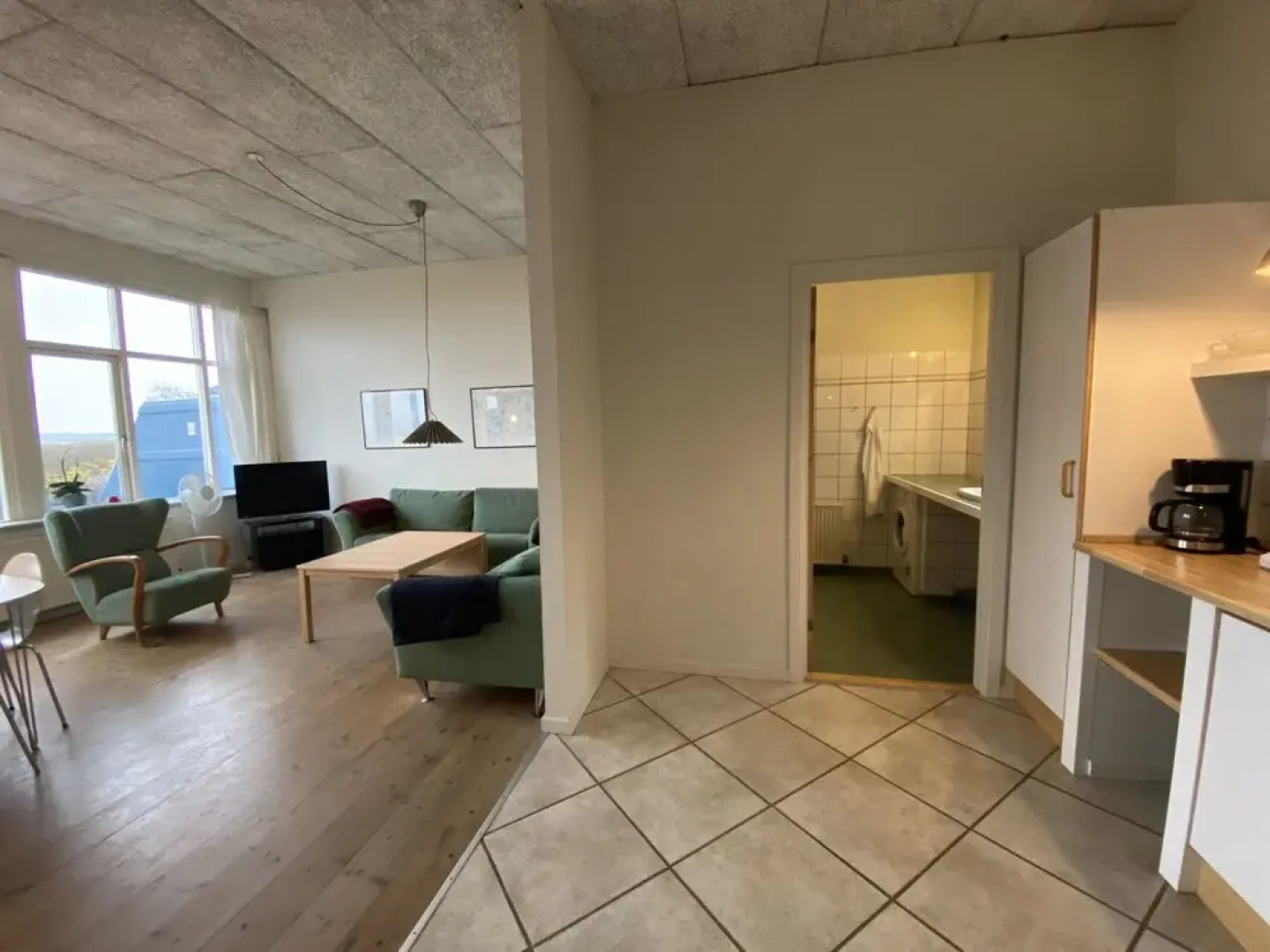 Skaerven Beachfront Condos and Cottage