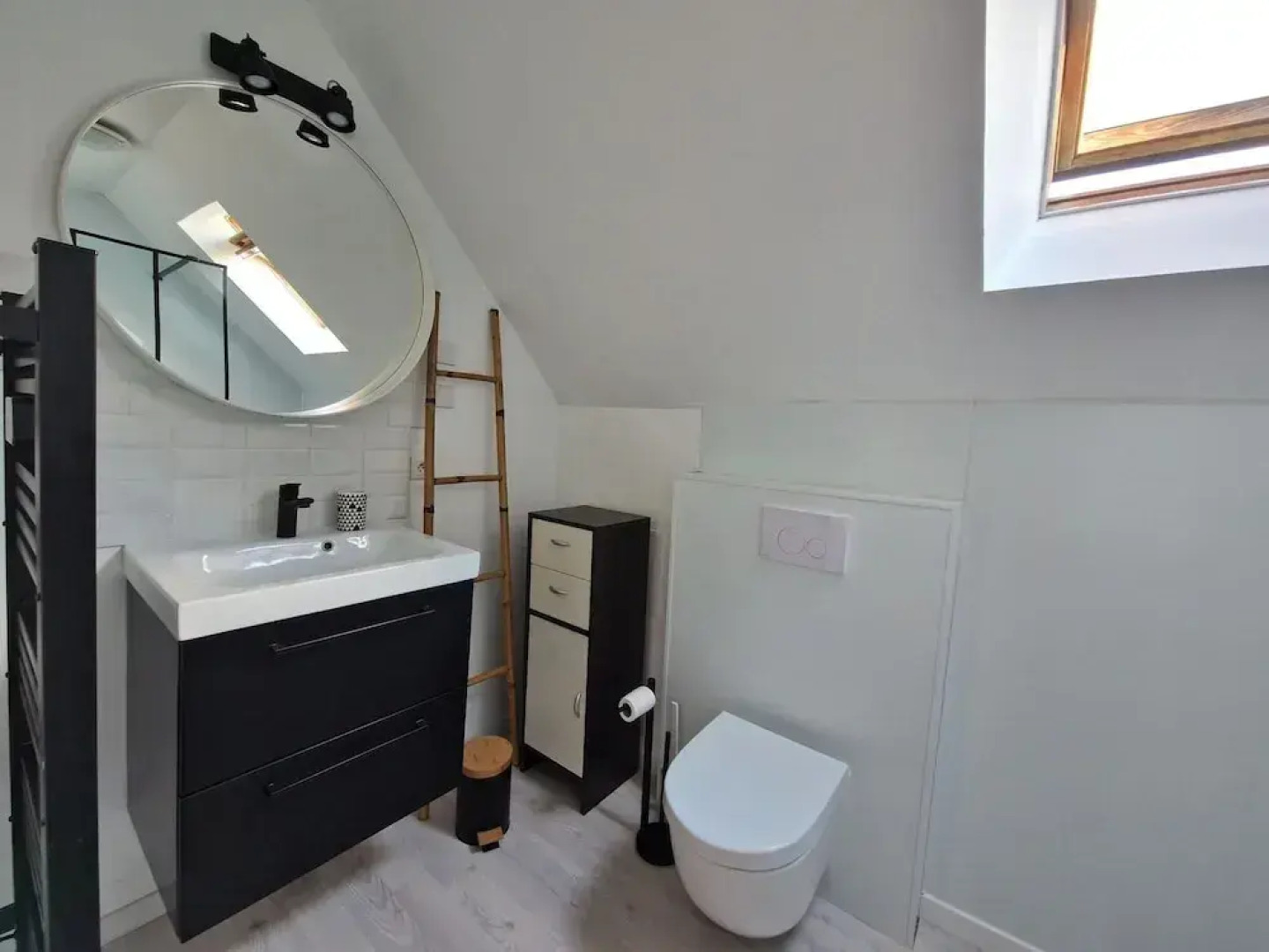 Countryside Holiday Home Near the Beach