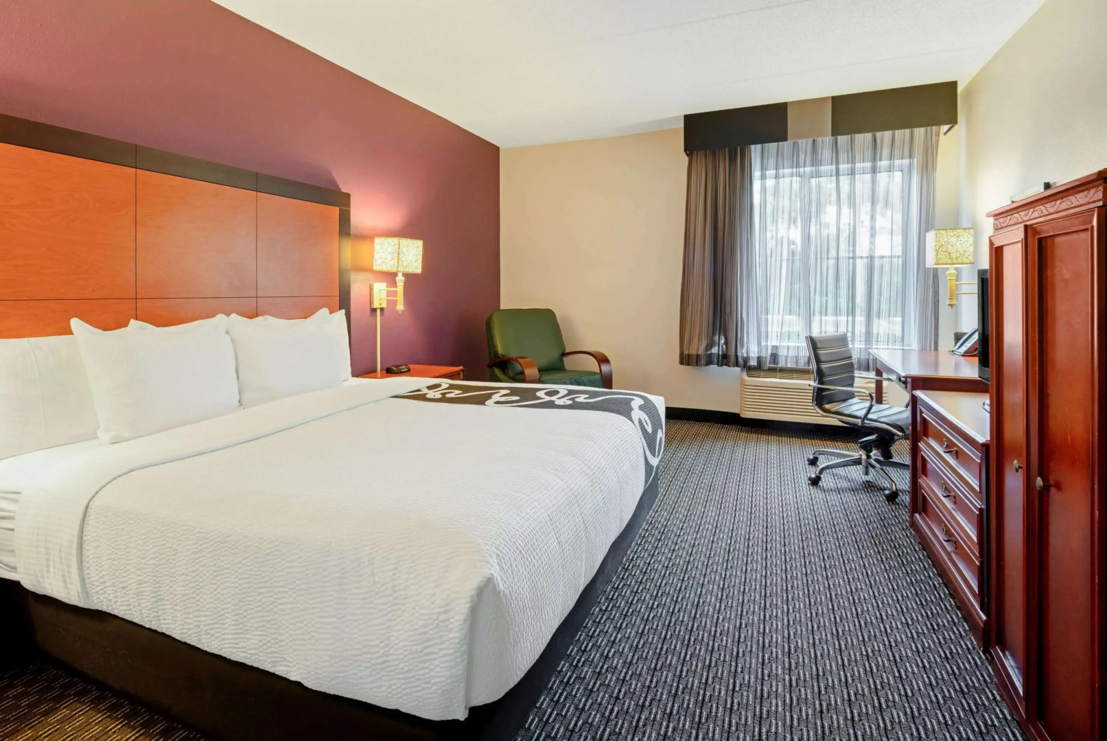 La Quinta Inn & Suites by Wyndham Naples East (I-75)
