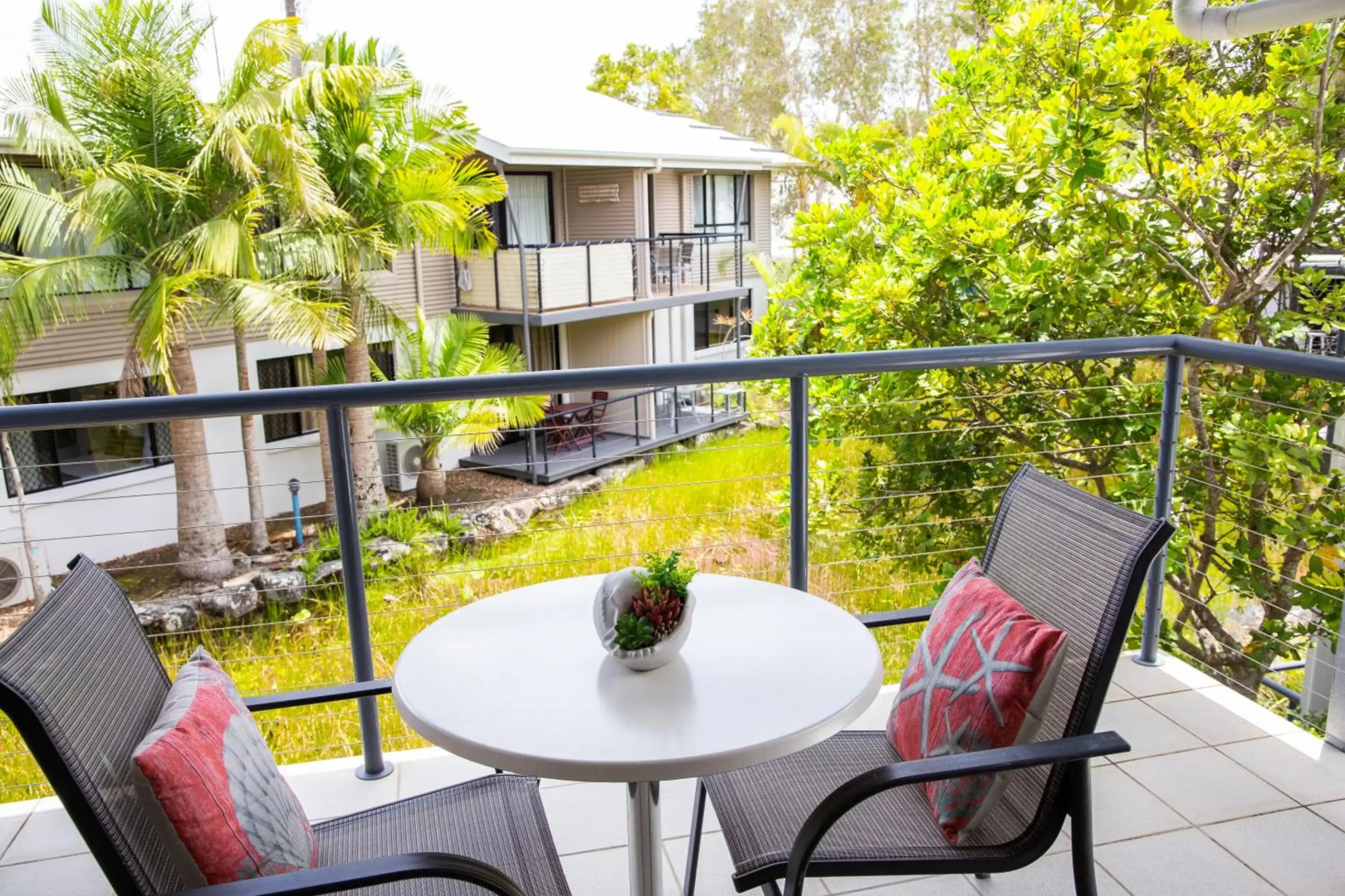 Tropical Getaway in 2 Bedroom Unit in 4 star Resort