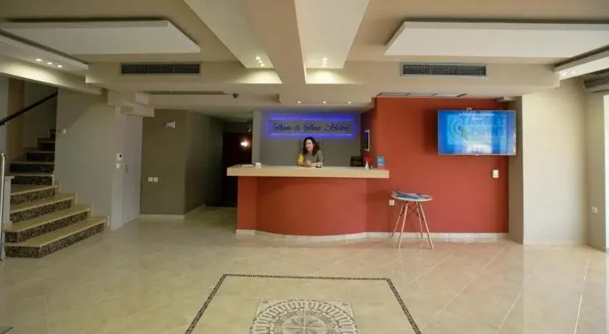 Sun & Sea Luxury Hotel