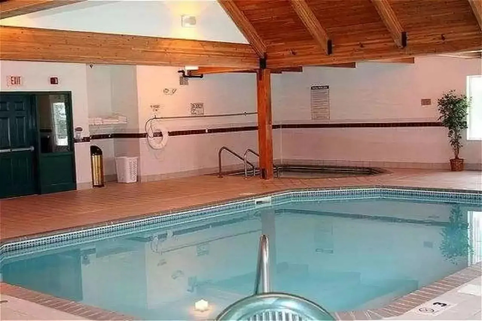 Country Inn & Suites by Radisson, Elk River, MN