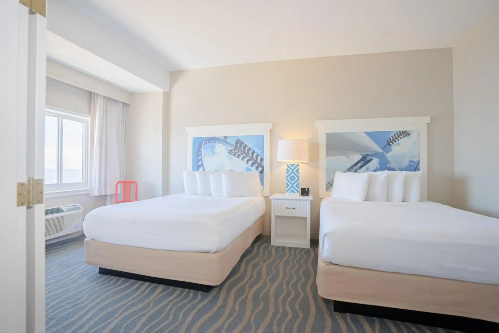 Cedar Point's Hotel Breakers