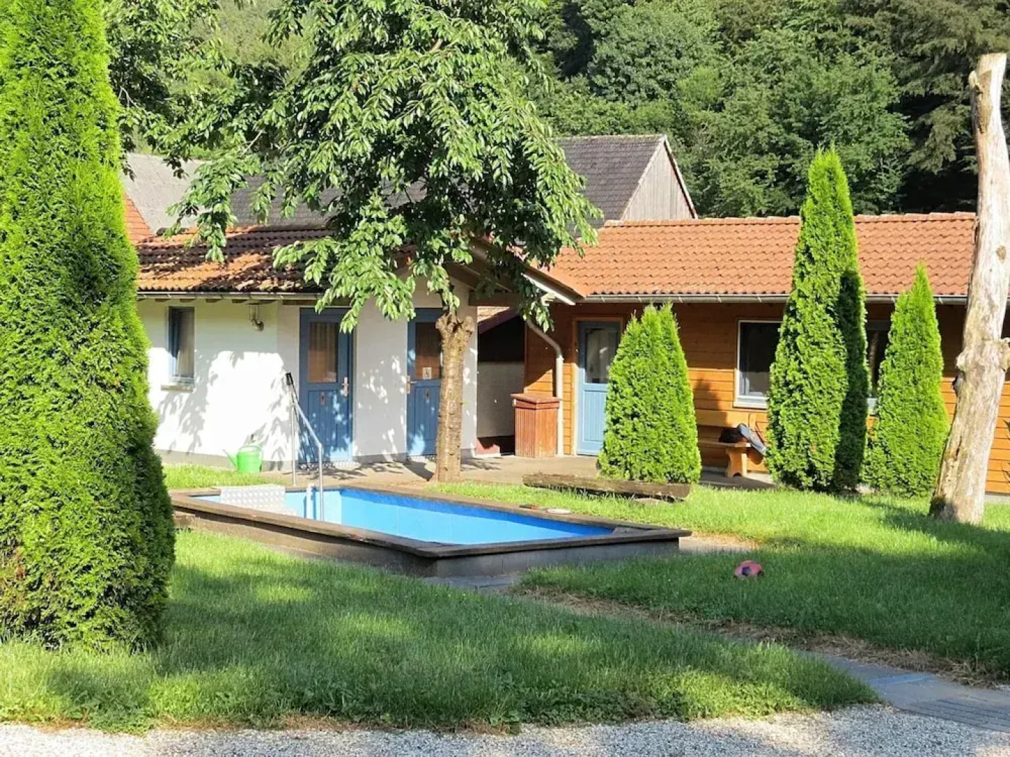 Geraumiges Ferienhaus im Kellerwal mit Terrasse