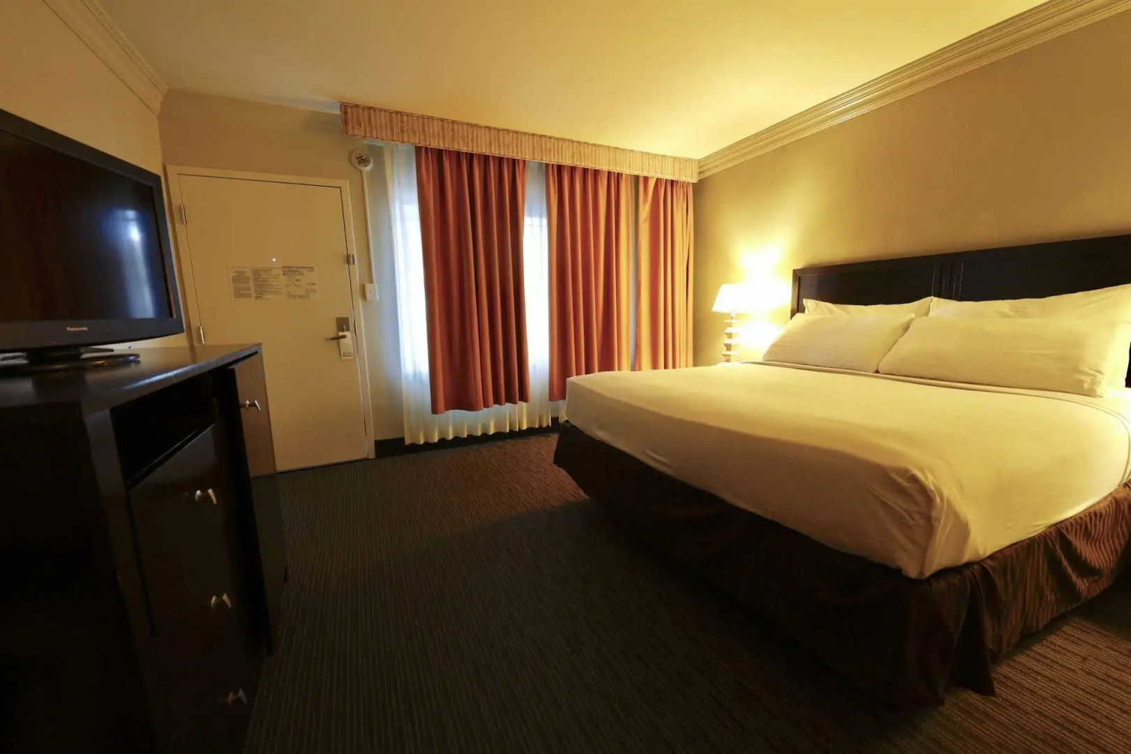 The Sojourn Los Angeles - Sherman Oaks