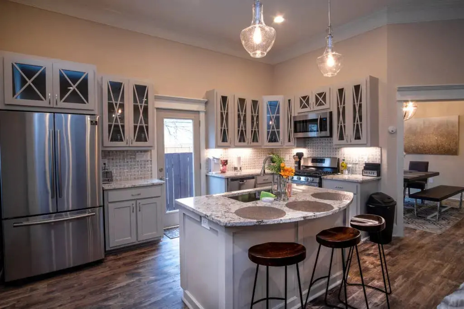 BRAND NEW Luxury Impressive House Near Downtown!