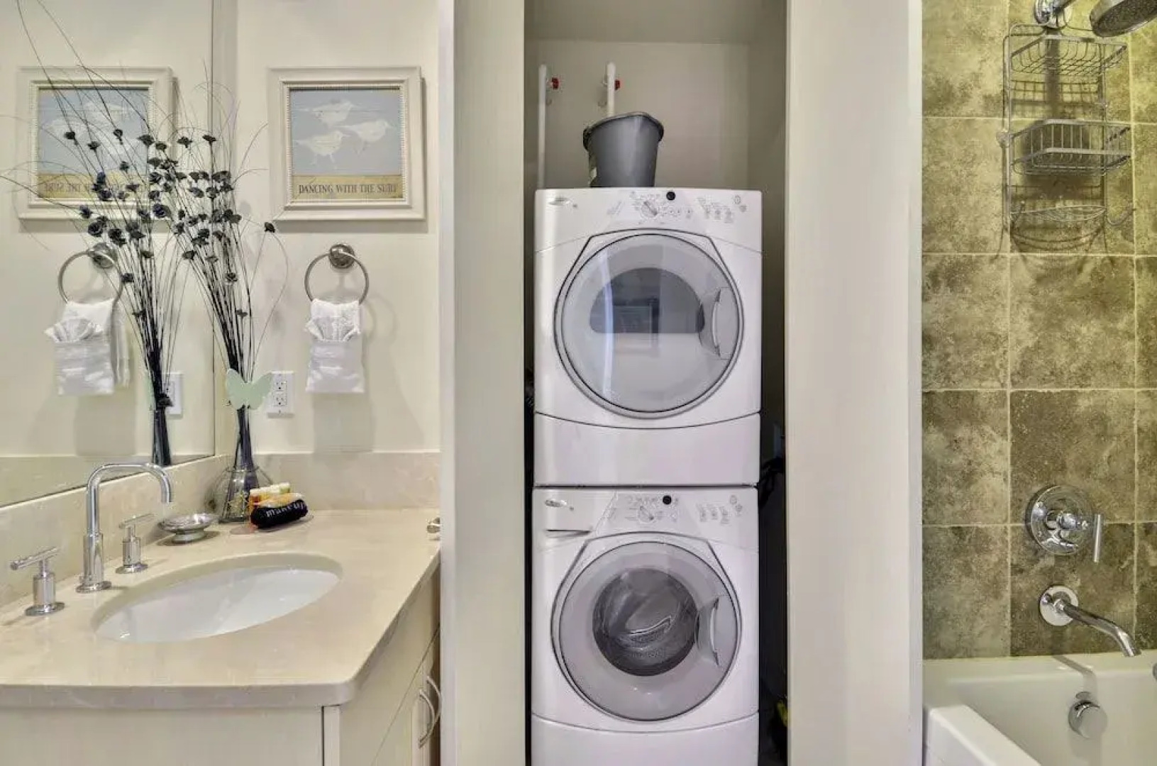 Diamond Beach 603 3 Br condo by RedAwning