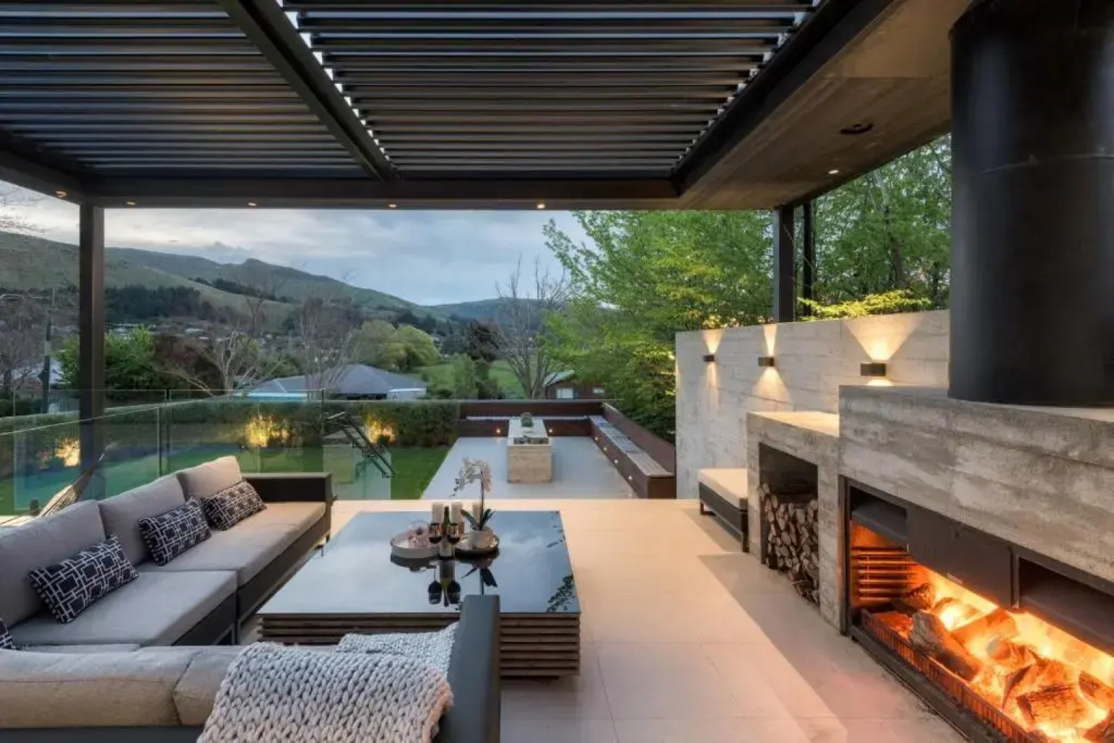 Bridle Path Retreat - Modern Private Luxury