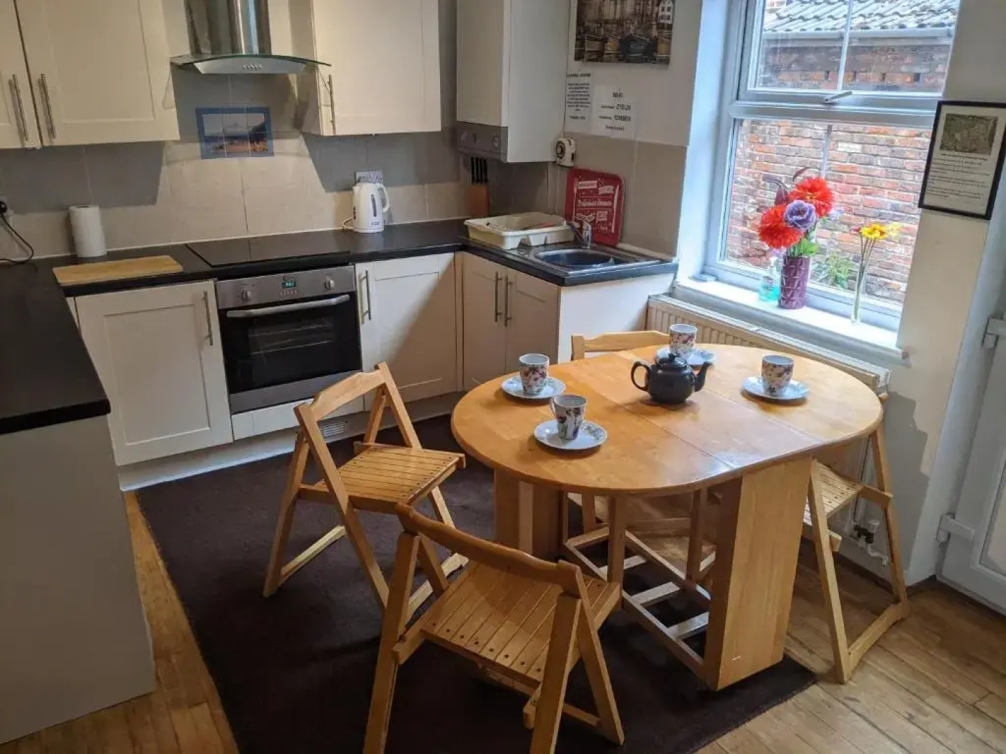 Endeavour Cottage Whitby sleeps 6