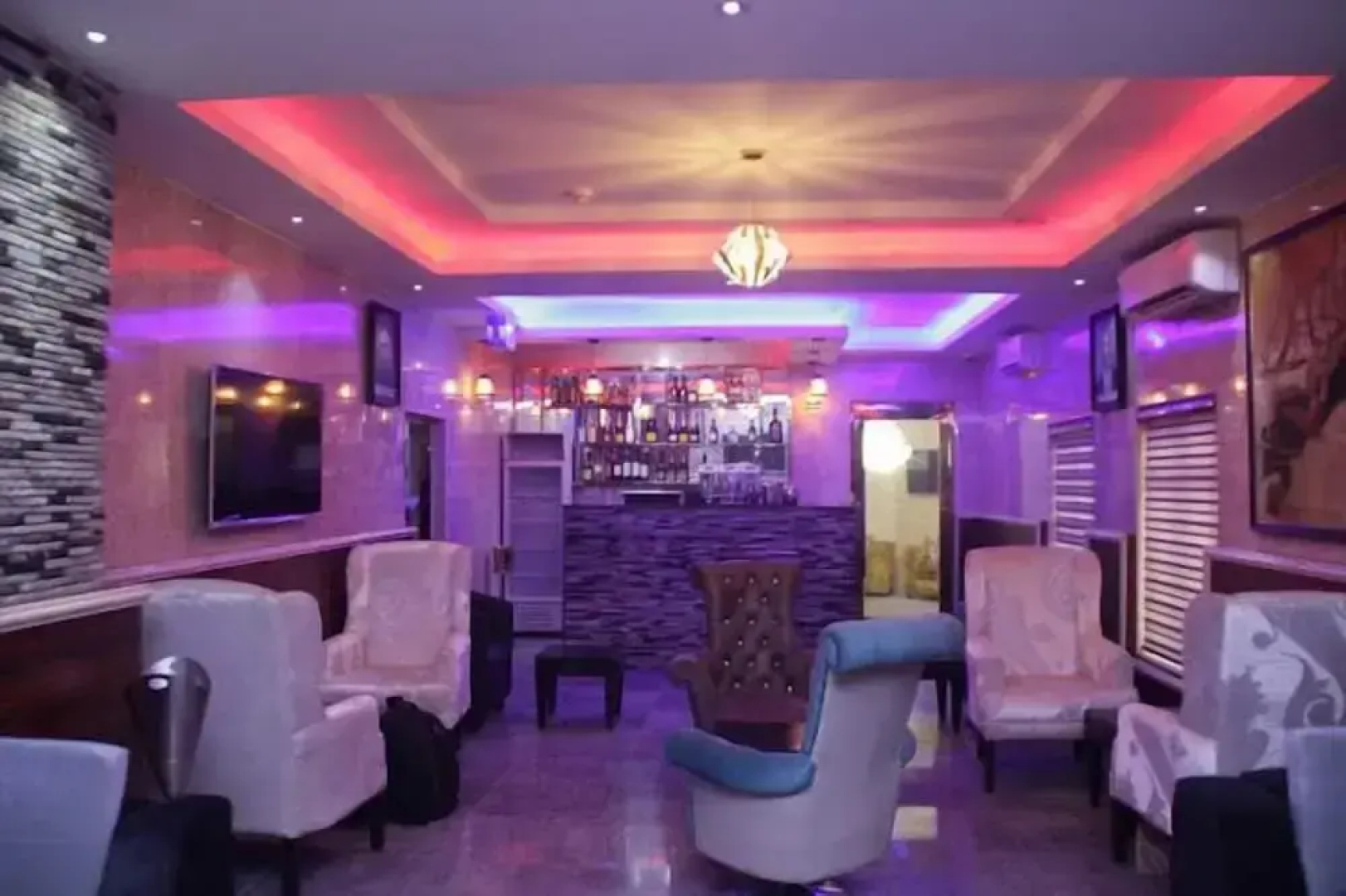 Apno Hotel and Suites