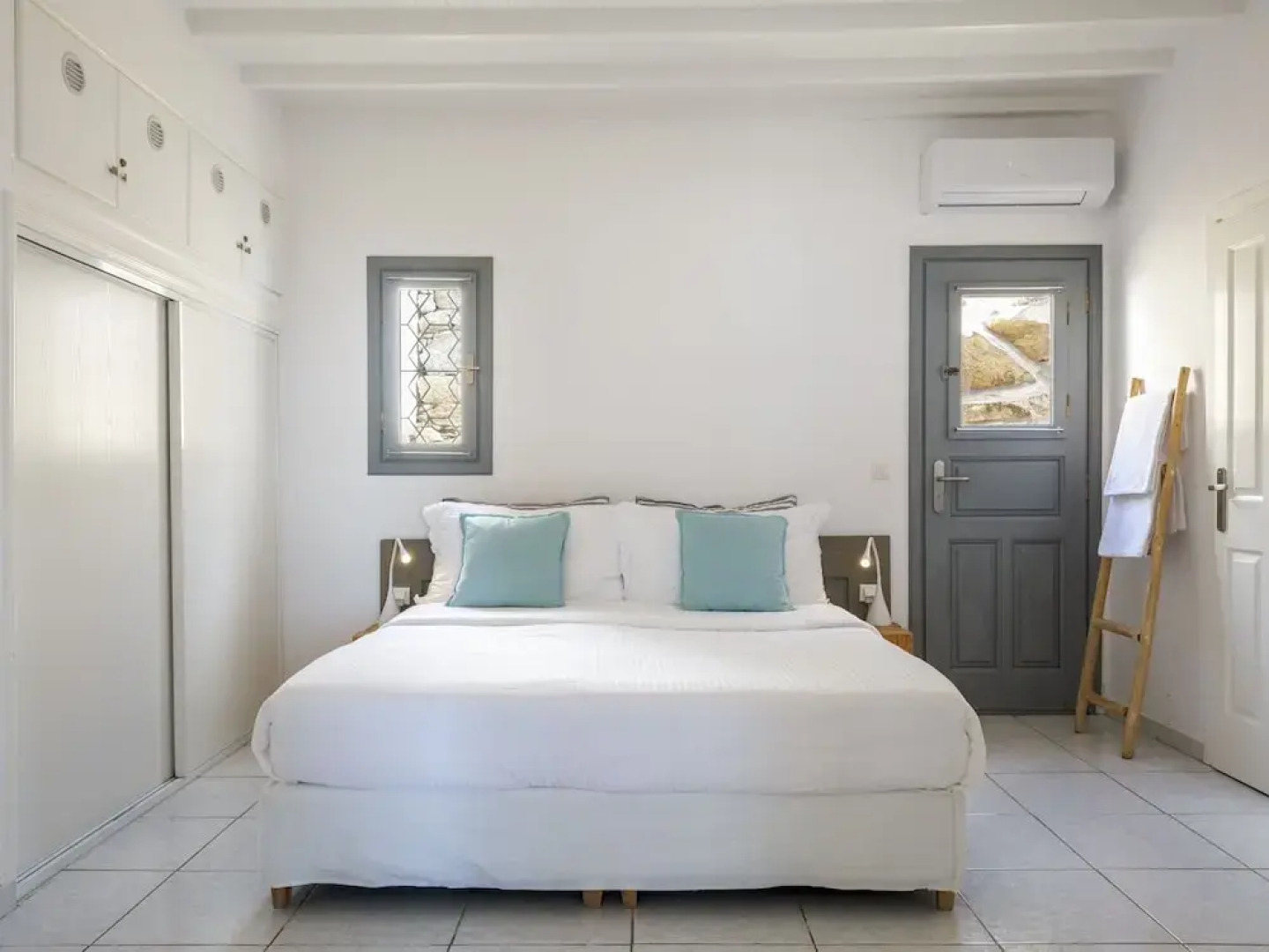 Baybees Sea View Residence