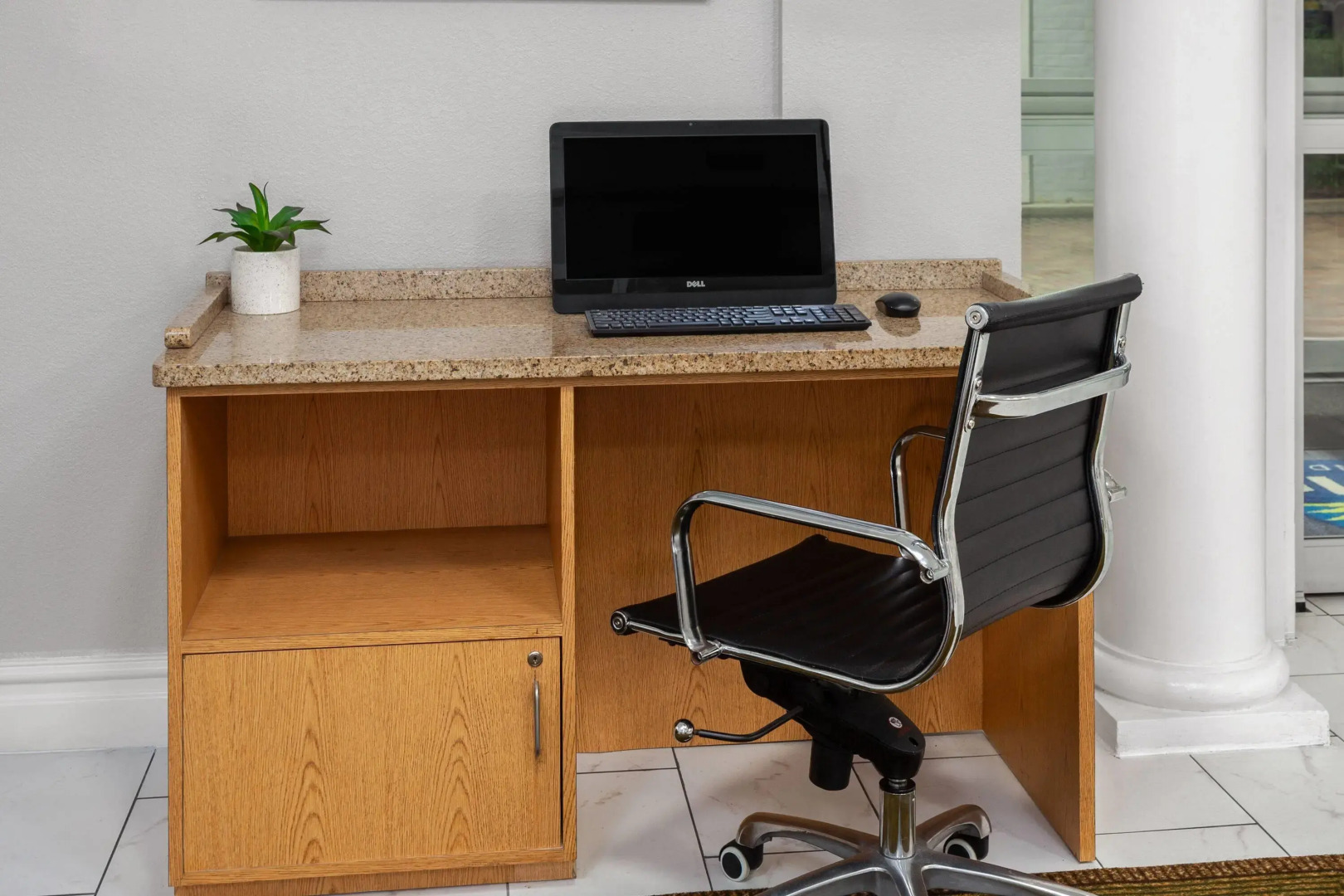 Days Inn & Suites by Wyndham Arlington Heights