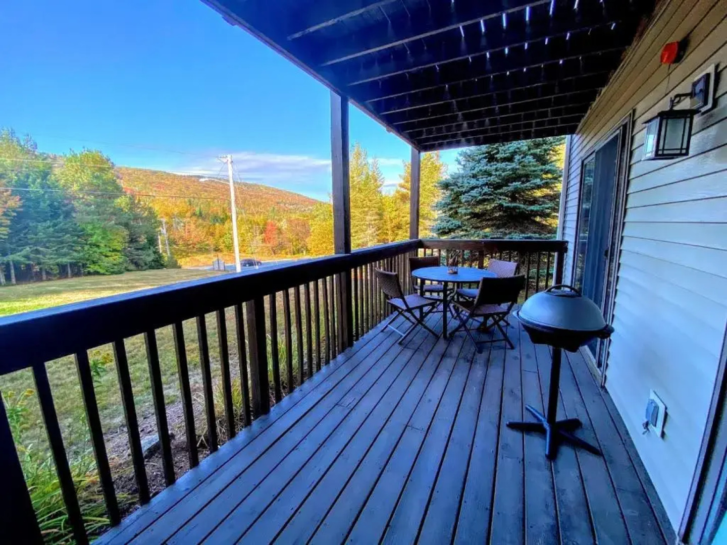 S4 Ski Slope Views Bretton Woods condo with easy access to Mt Washington Skiing White Mountains