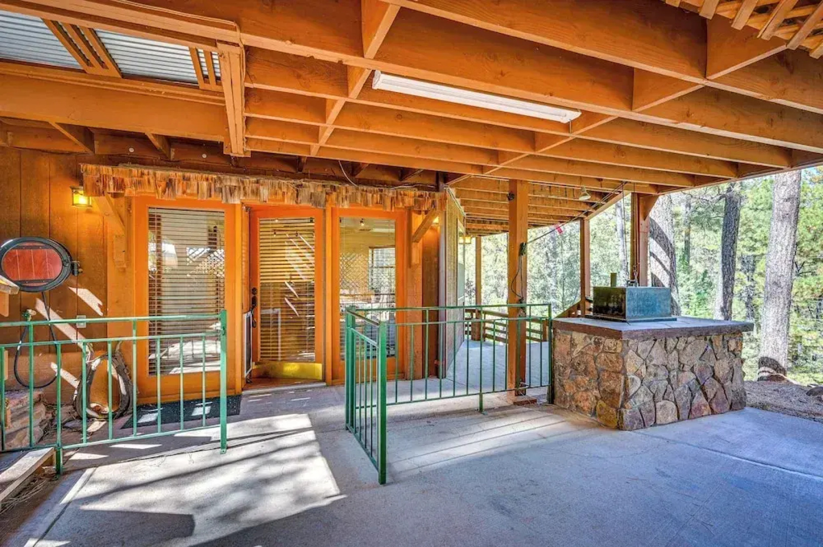 Furnished Deck + Forest Views: Pine Retreat!