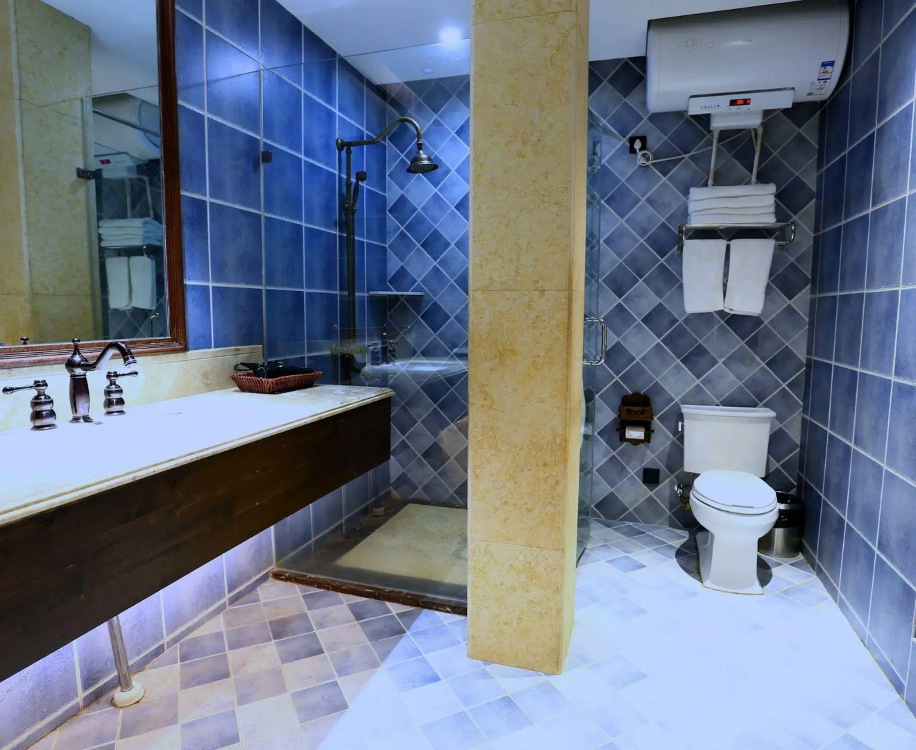 Shangri-la Bird of Paradise Inn