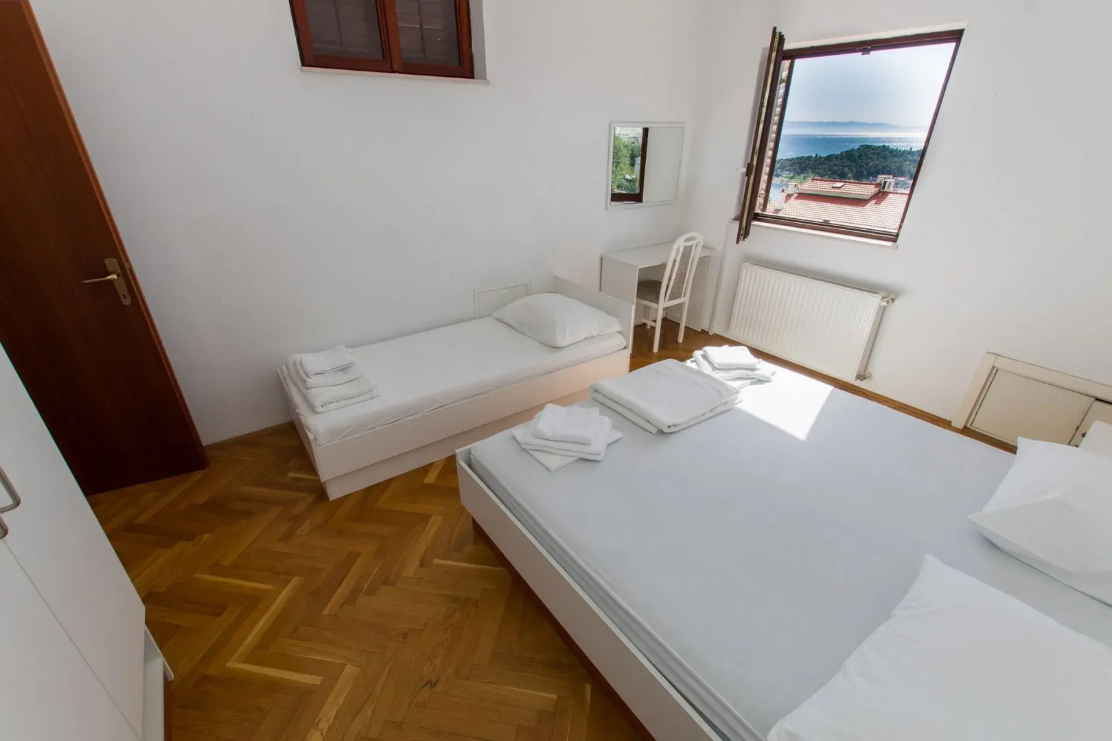 Apartment Prgo - spacious with view & parking: A3  3. kat Makarska, Riviera Makarska