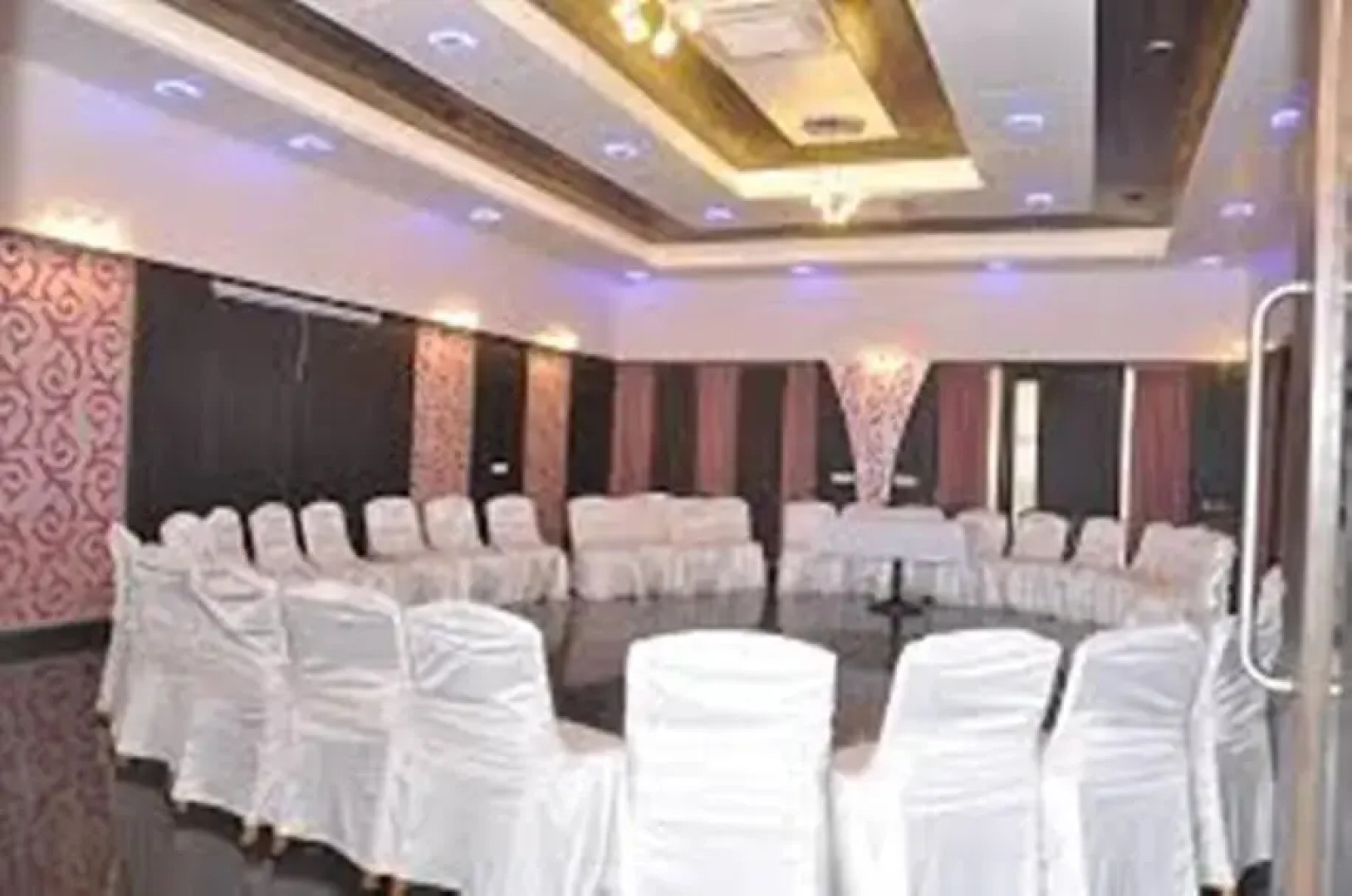 Budget Inn Palm Regency