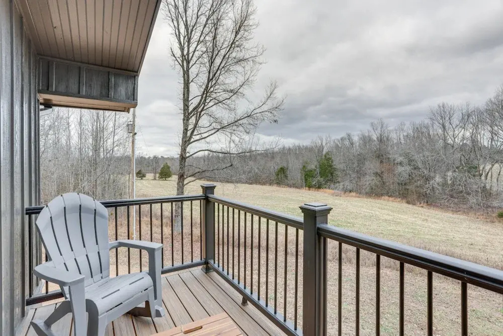 'the Duck Farm' Sugar Tree Hideaway w/ Yard!