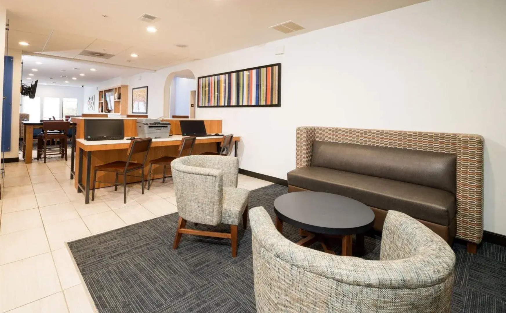 Holiday Inn Express Hotel & Suites Grand Blanc by IHG
