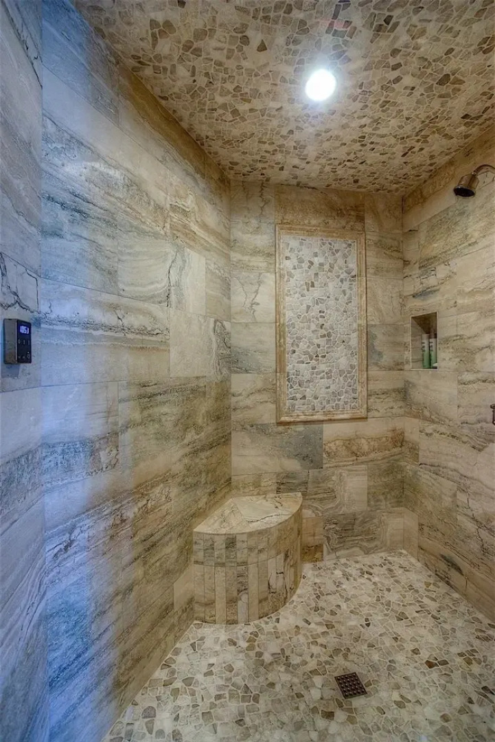 Palisades Estate 5 BR by Casago