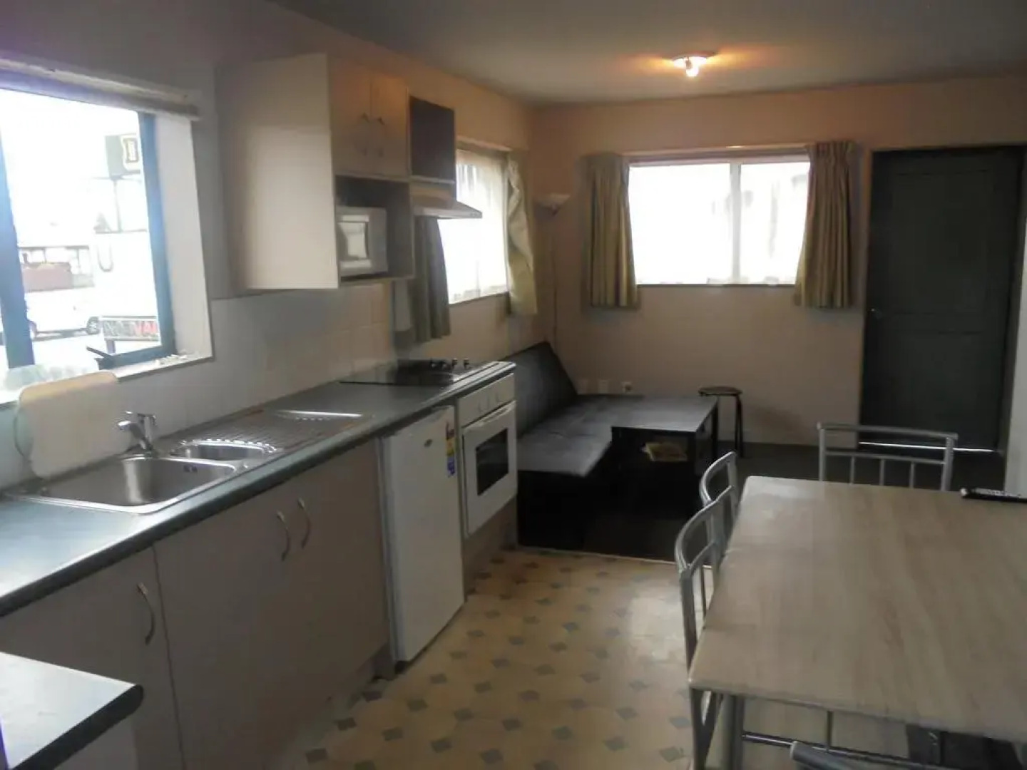 Utopian Motel Taupo - Hostel