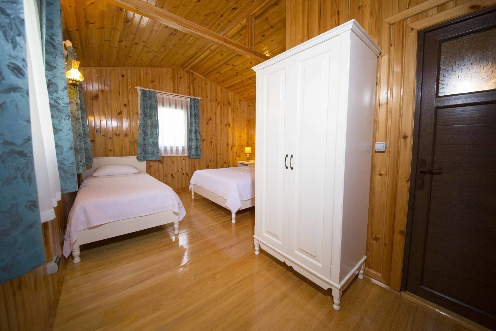 Bal Badem Bungalov