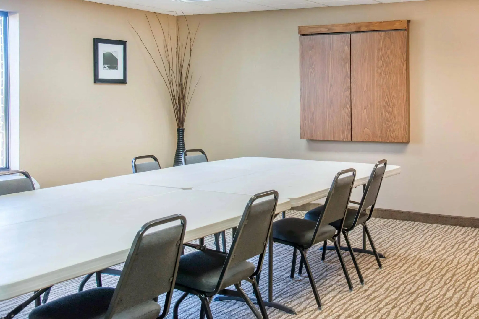 Holiday Inn Express & Suites Eden Prairie – Minneapolis by IHG