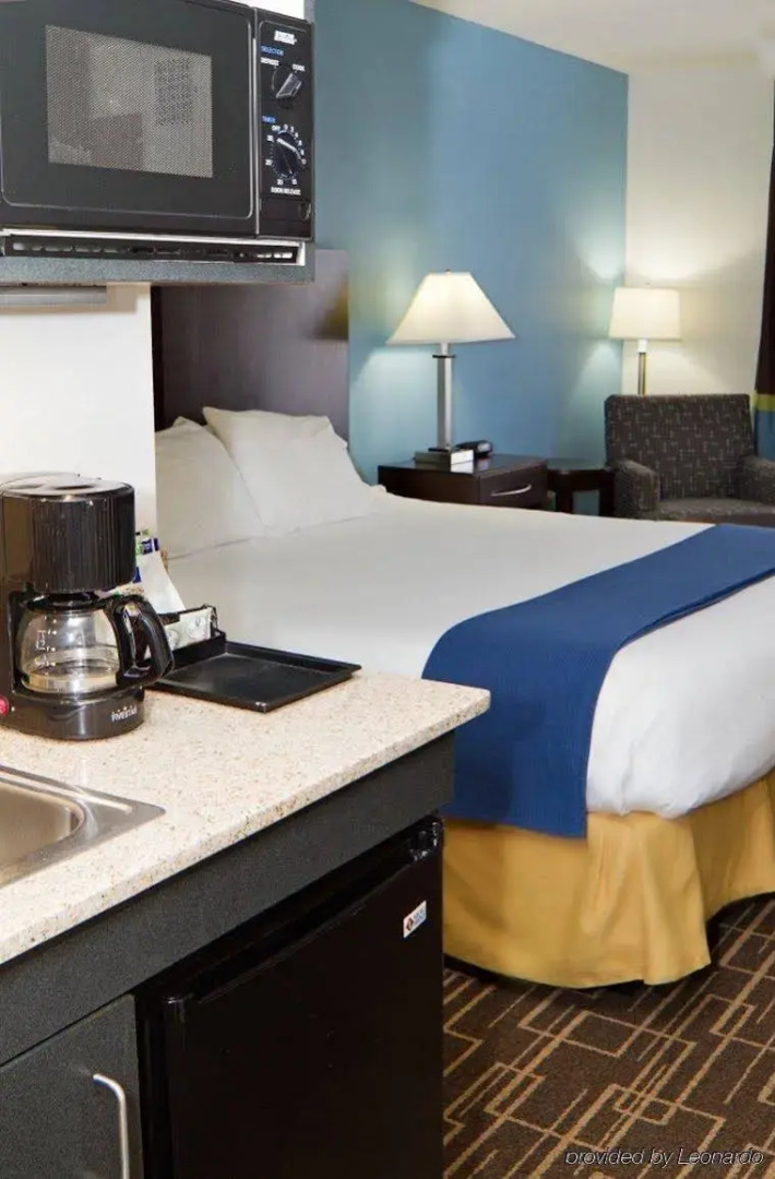 Holiday Inn Express & Suites Greenville - Downtown by IHG