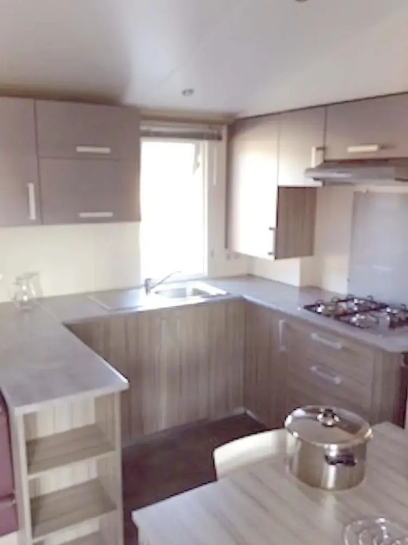 Bungalow With 3 Bedrooms in Andernos-les-bains, With Pool Access and F