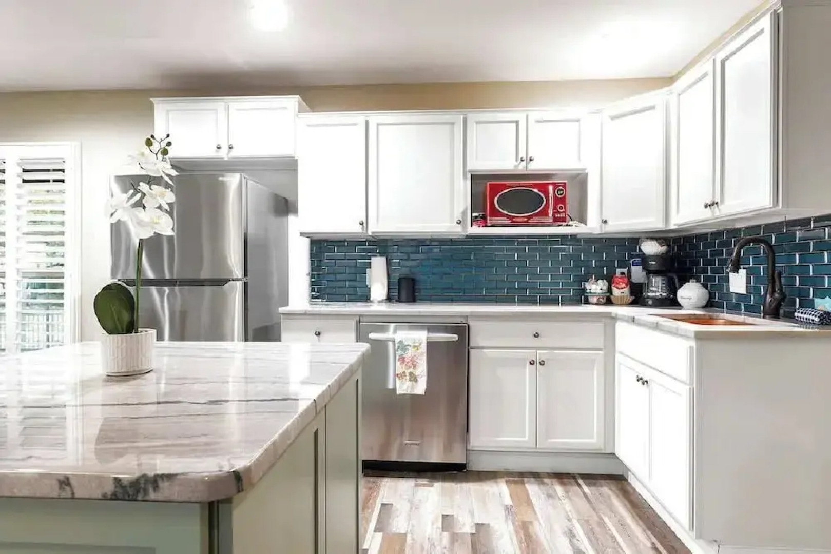 Luxury on Lake LBJ With Hot Tub Firepit & Boat Slip