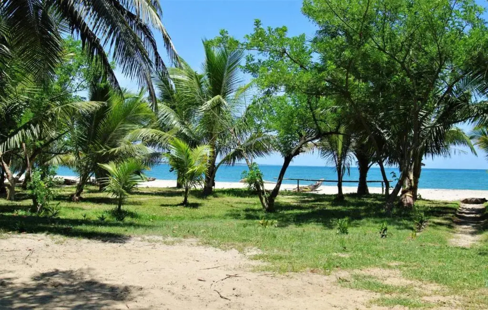 Villa With 4 Bedrooms in Foulpointe Madagascar, With Wonderful sea View, Enclosed Garden and Wifi