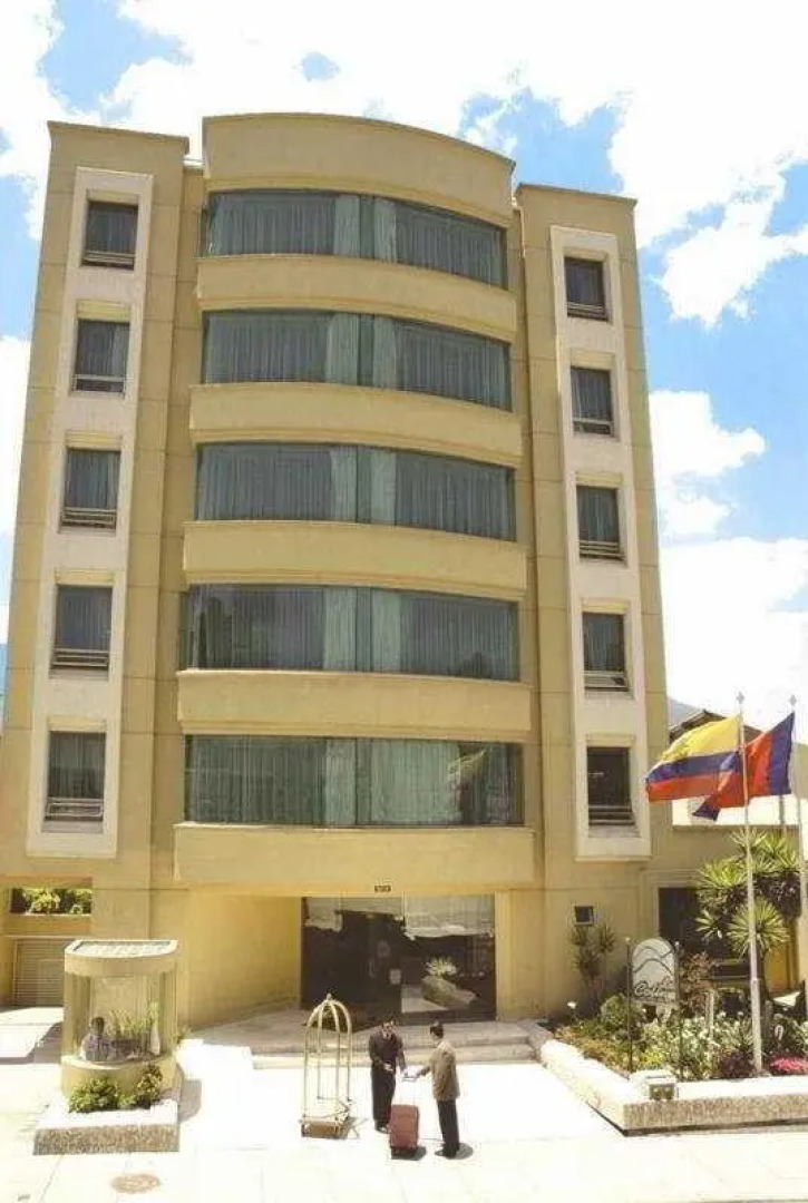 La Colina Suites Hotel
