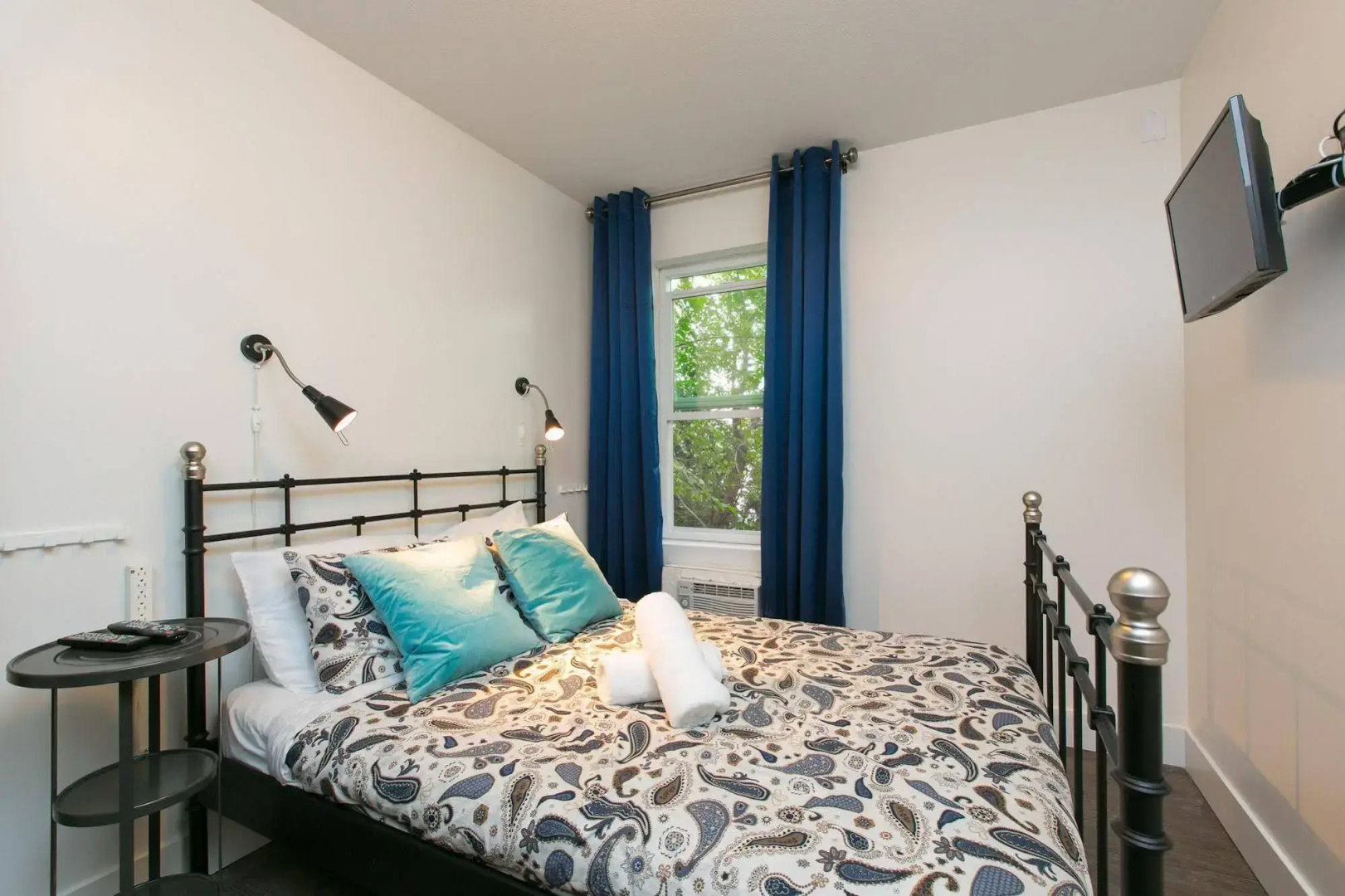 HI Kelowna Hostel
