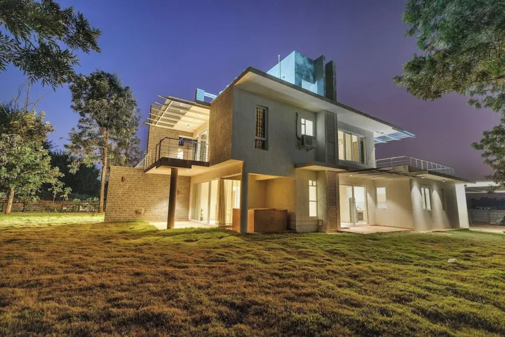 Royal County Villa by Stayjade