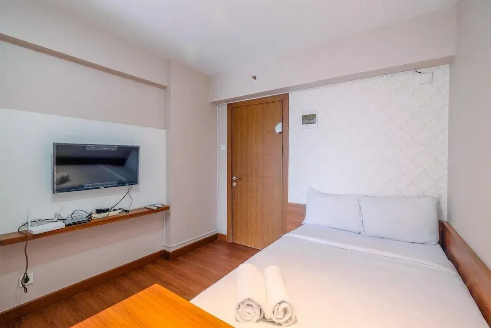 Comfort and Simply Studio Cinere Resort Apartment