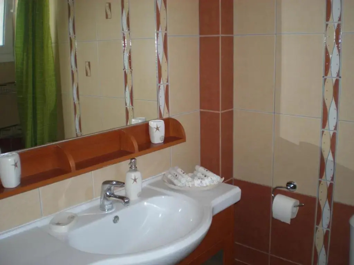 Nikolas & Anezina house