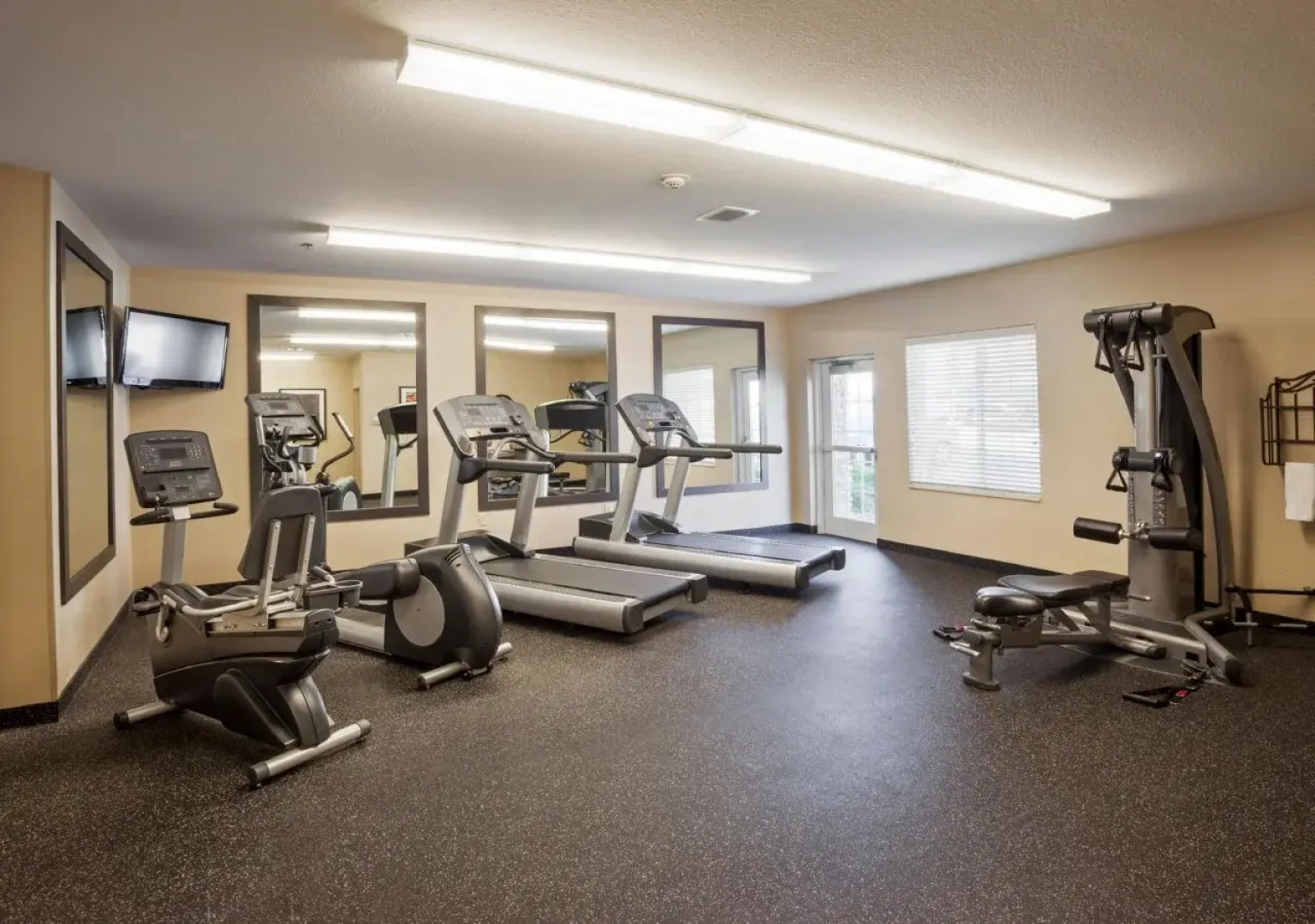 Candlewood Suites St. Clairsville by IHG